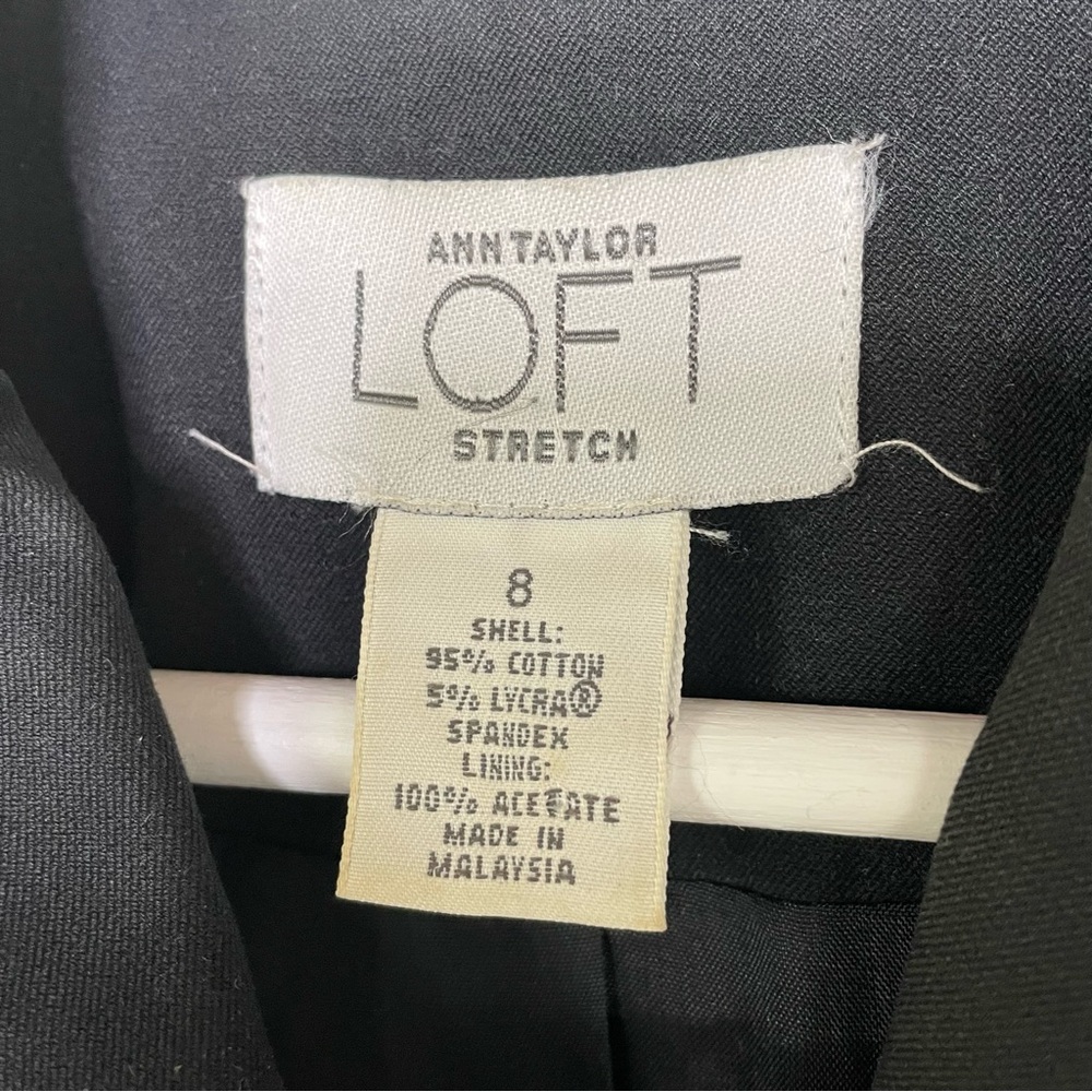 Elevated Minimalist | Black Knee-Length Trench w Off White Piping Trim | by Loft - Picture 15 of 16